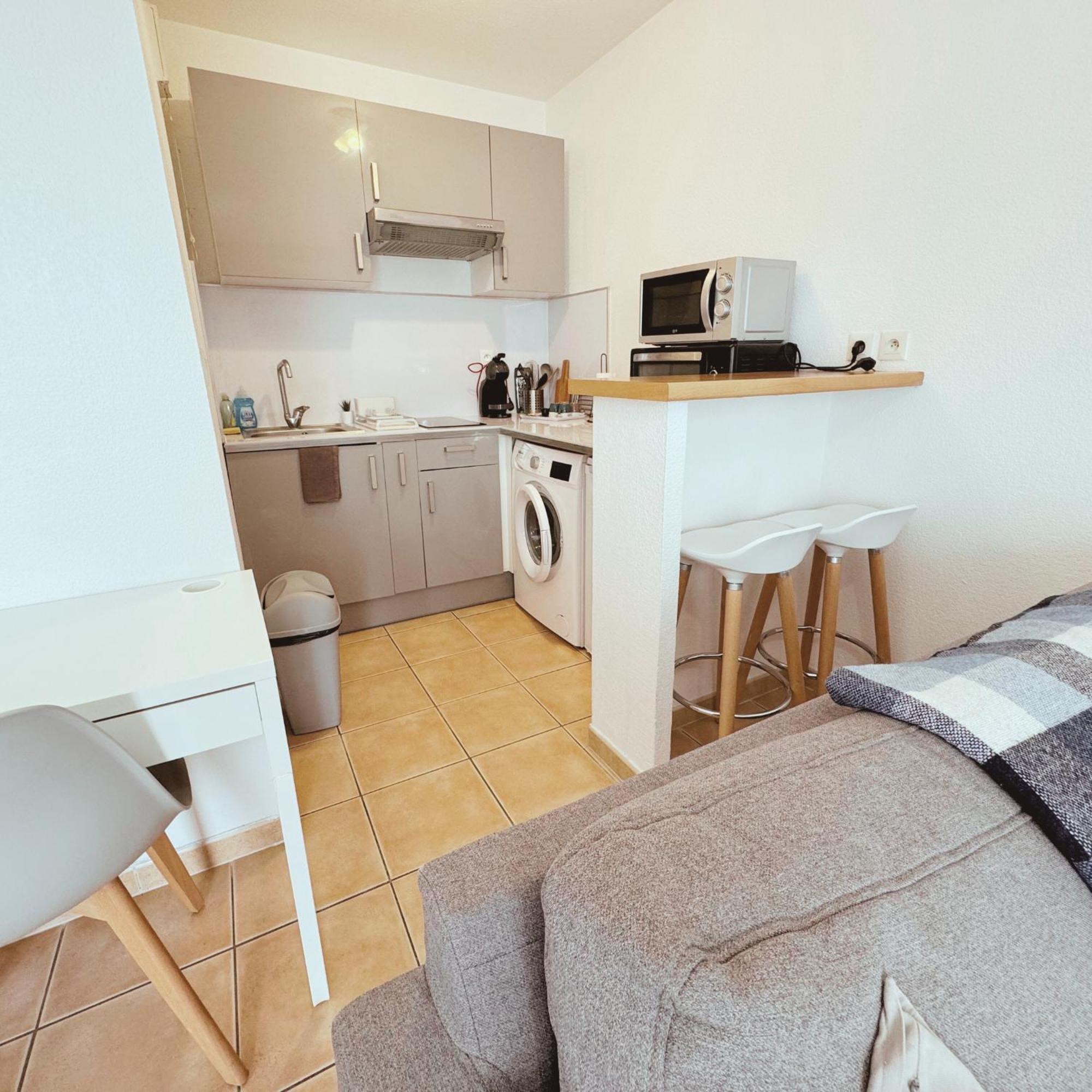 Appartement Residence Prive Avec Parking Wifi Clim Piscine Avignon Eksteriør billede